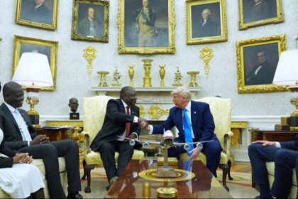 Trump confronts South Africa's Ramaphosa over baseless claims of systematic killing of white farmers