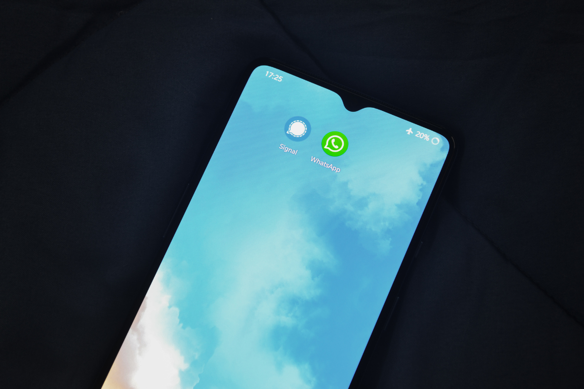 Why Signal says WhatsApp’s new feature is a privacy nightmare.