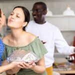 How People Say Hello Around the World