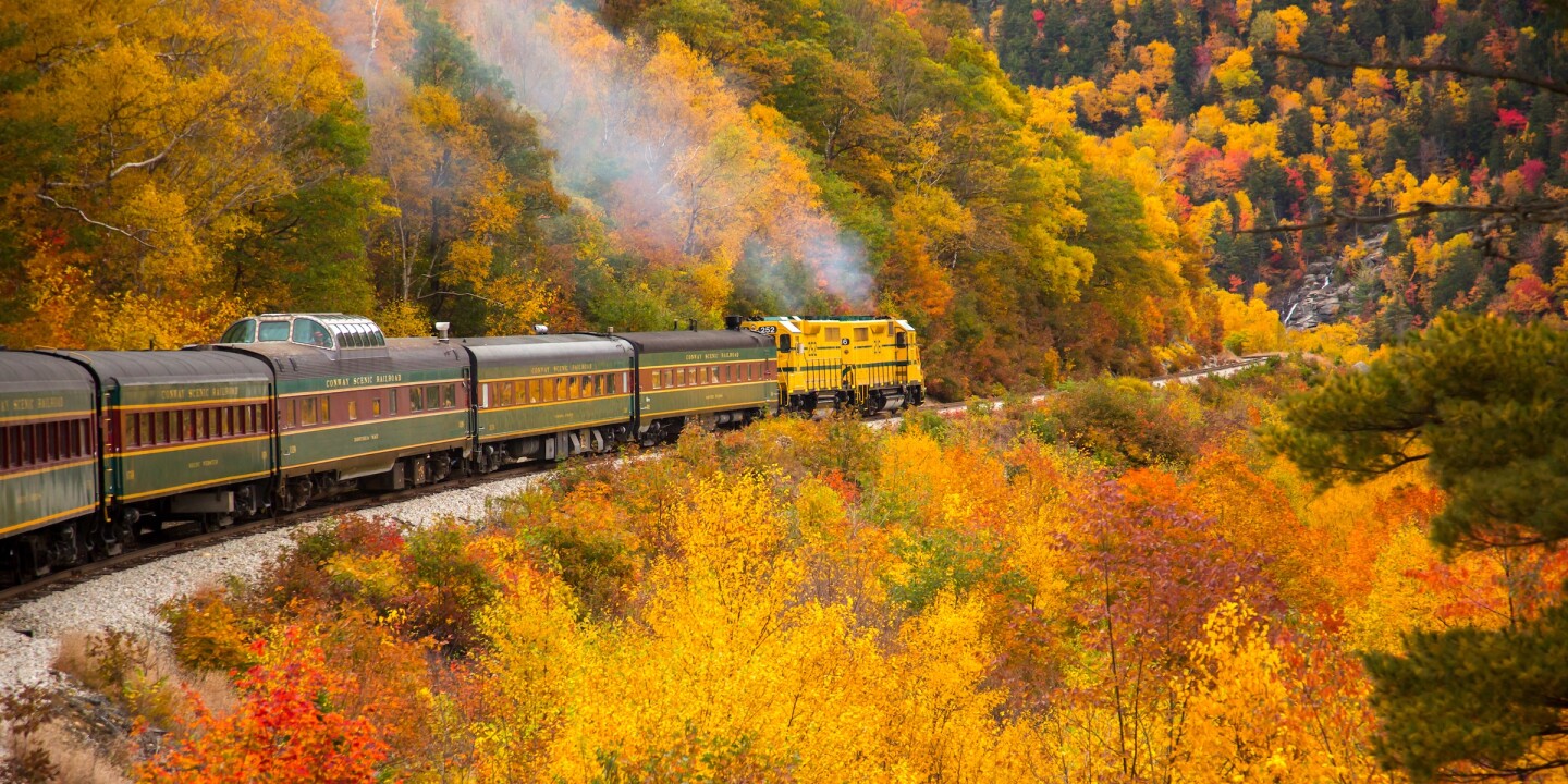 13 Most Beautiful Train Rides for Fall Foliage