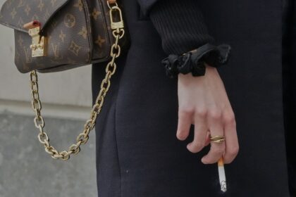 Cigarette break: French car-sharing service fuels cheaper cross-border shopping