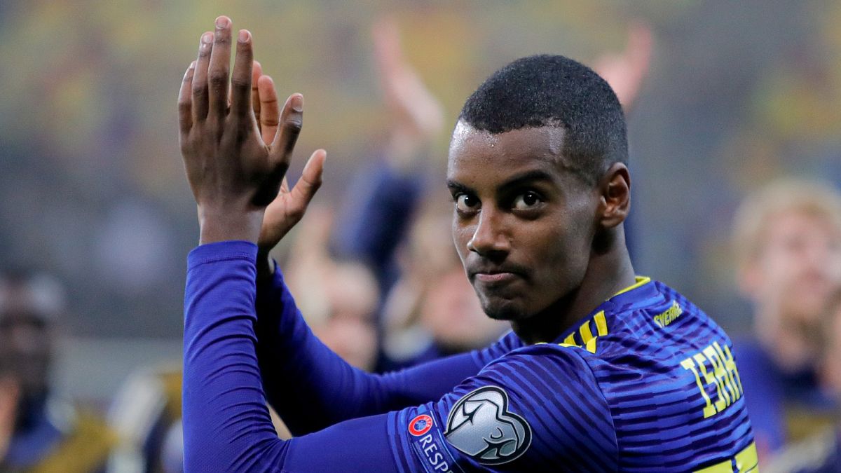 Liverpool FC breaks English transfer record with €145m signing of Alexander Isak