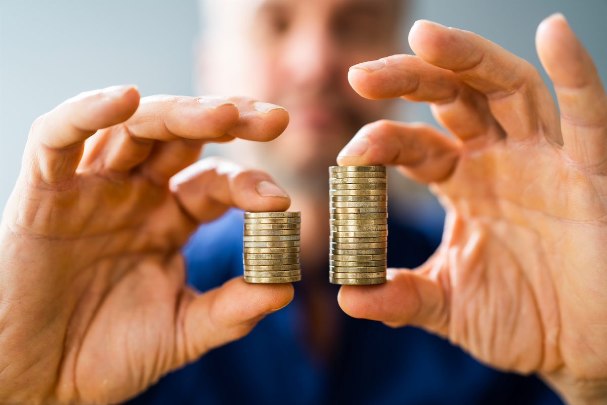 Government proposes higher wage amid tax debate