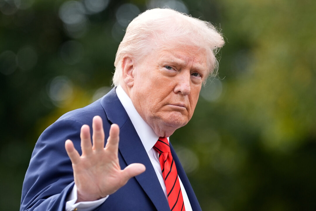 Trump En Route to Middle East as Israel Awaits Release of Hostages