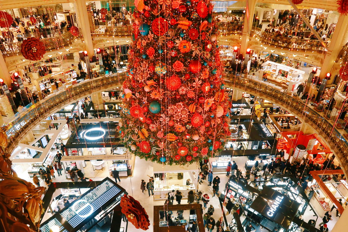 Seasonal job surge: searches soar but openings stall