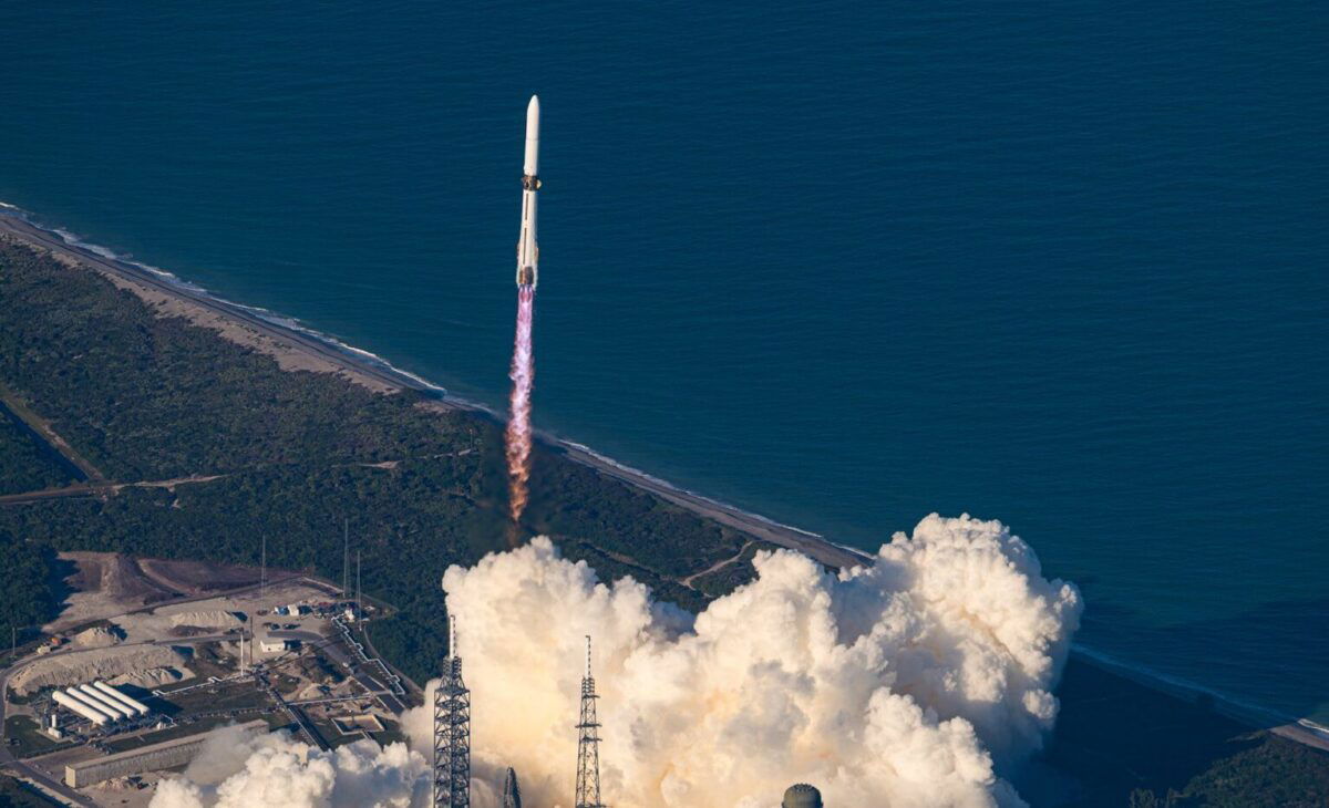 Race to Mars just got major boost with both Bezos’ New Glenn and Musk’s Falcon in competition