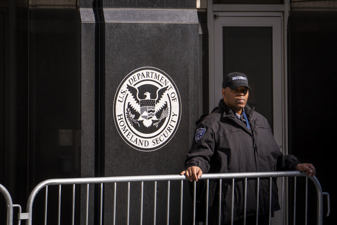 Judge Temporarily Blocks Termination of Protected Status for Syrians