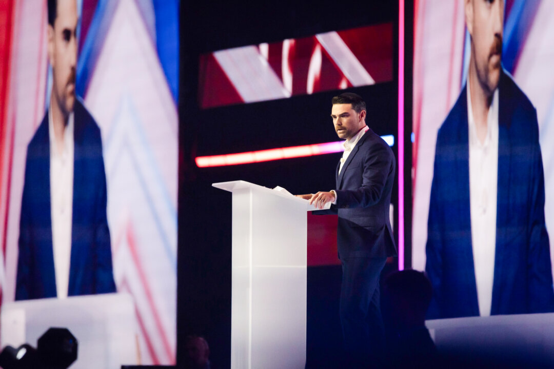 Conservative Giants Spar Under Big Tent at Turning Point USA Conference