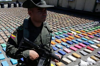 Colombia and US vow joint fight against drug-smuggling guerillas, Bogotá says