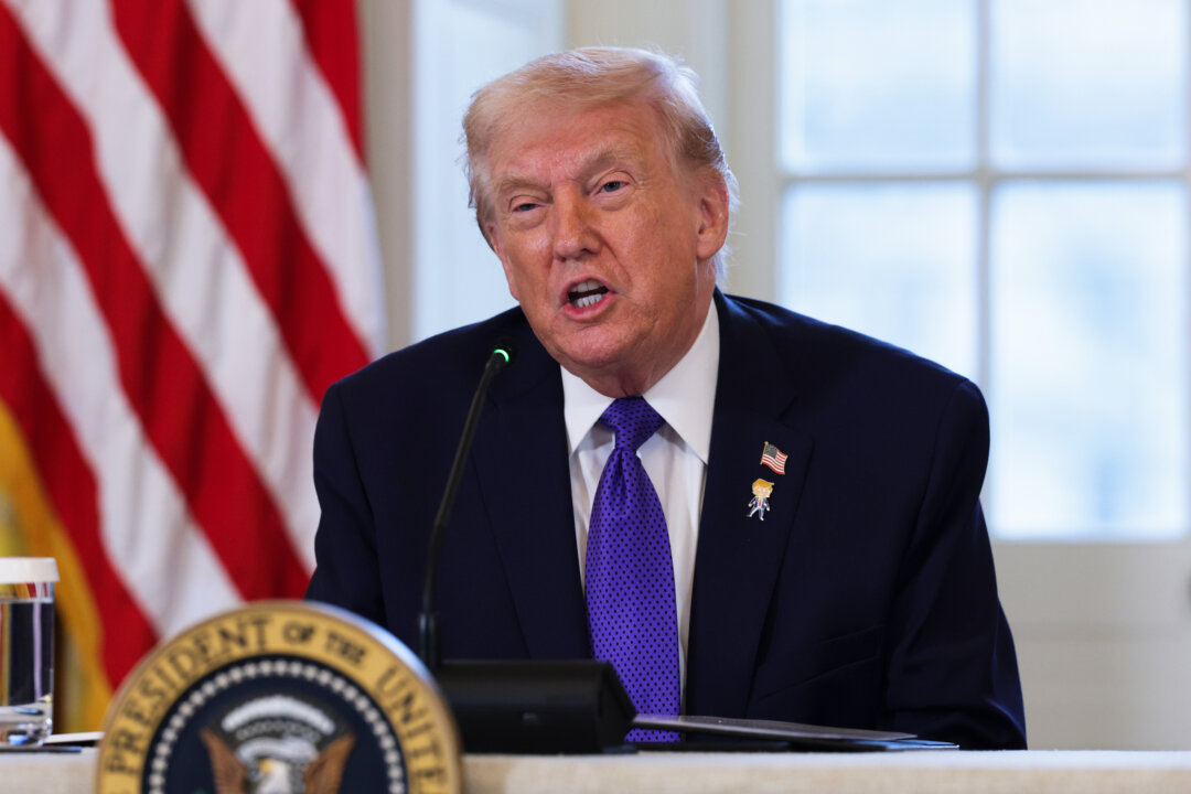 Trump Urges Cuba to Strike Deal With US After Oil, Money Cut Off From Venezuela